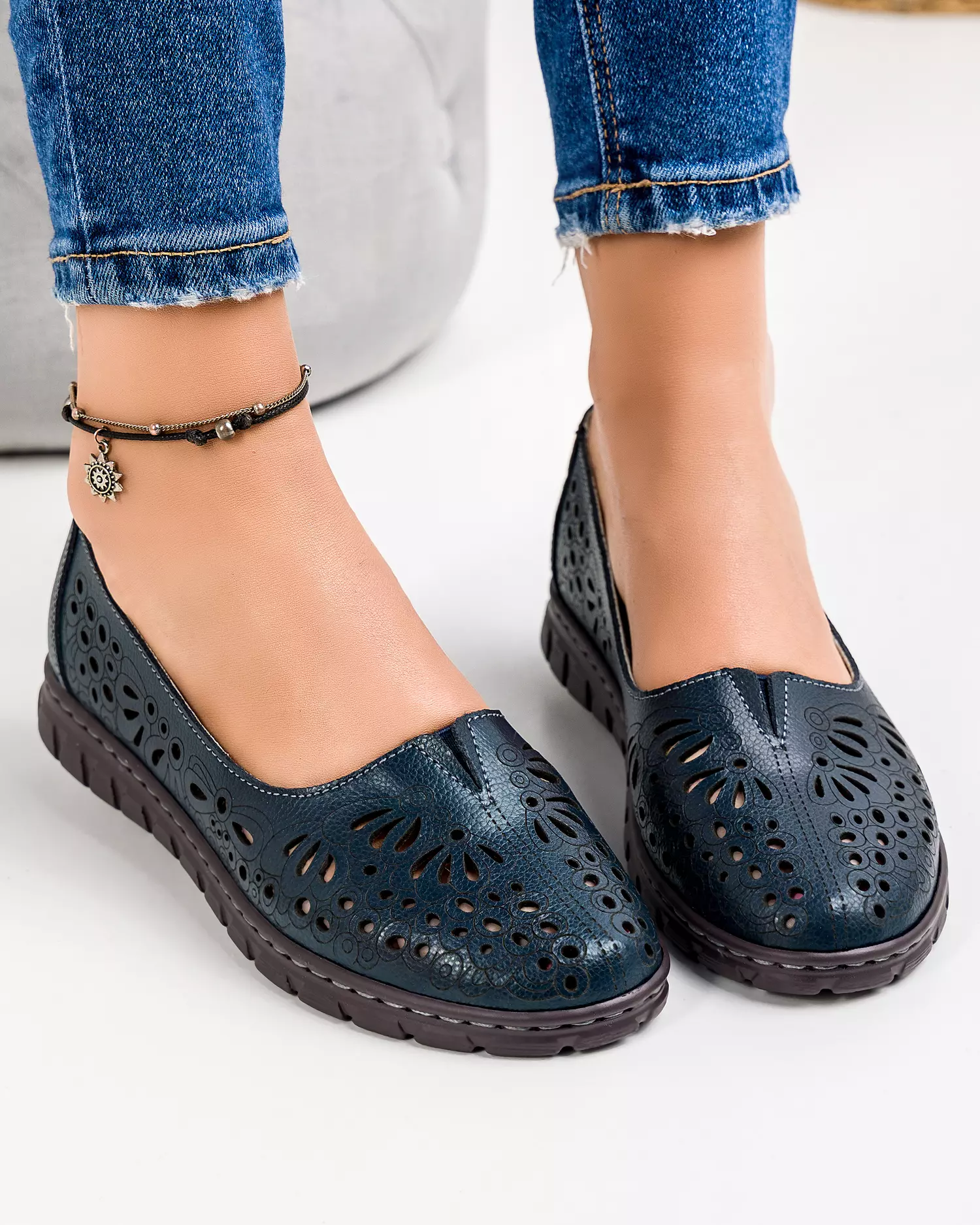 balerini-perforati-din-piele-naturala-bleumarin-jsb-101-44355-2.webp
