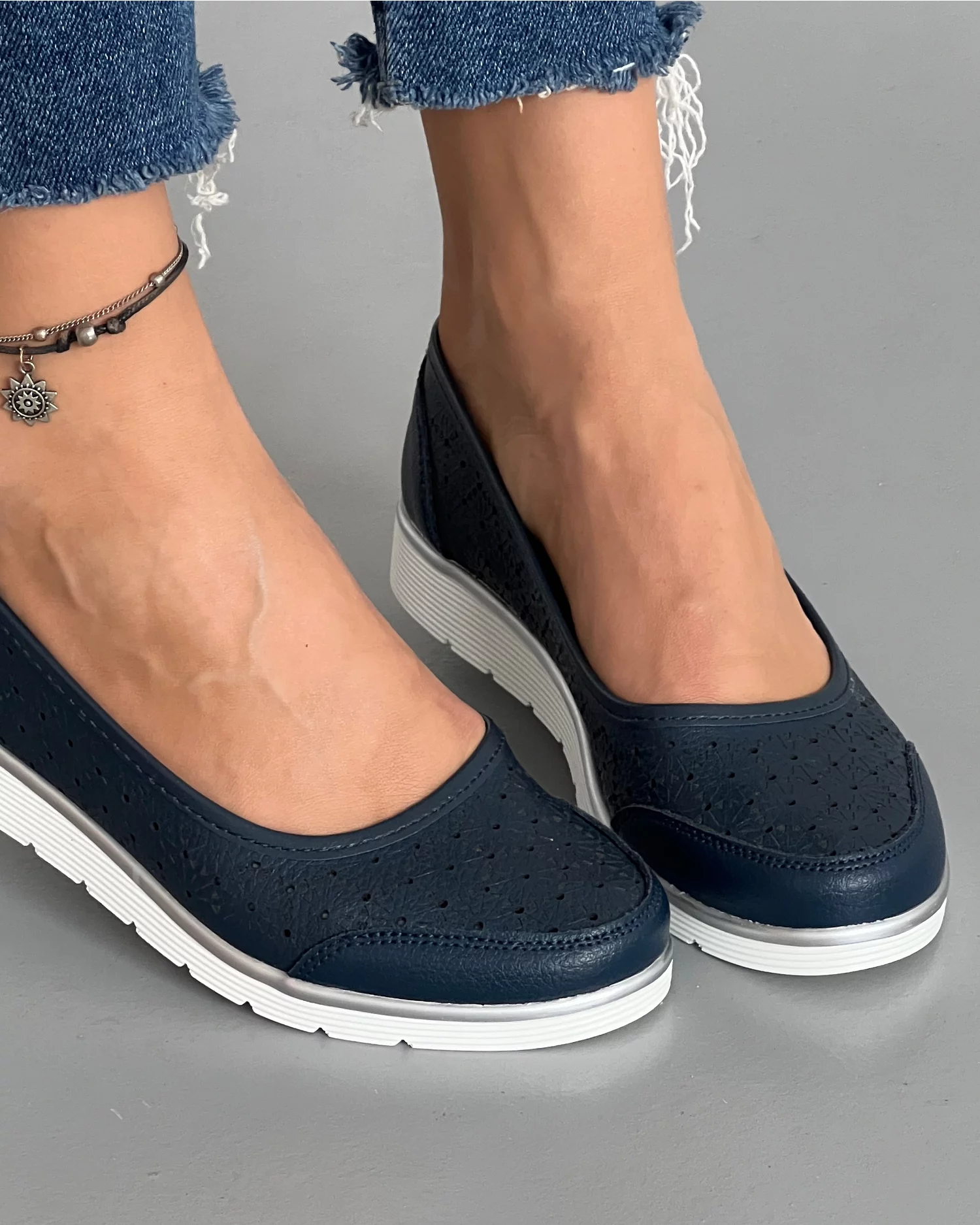 balerini-perforati-piele-naturala-casual-bleumarin-xh-3400-19656-2.webp
