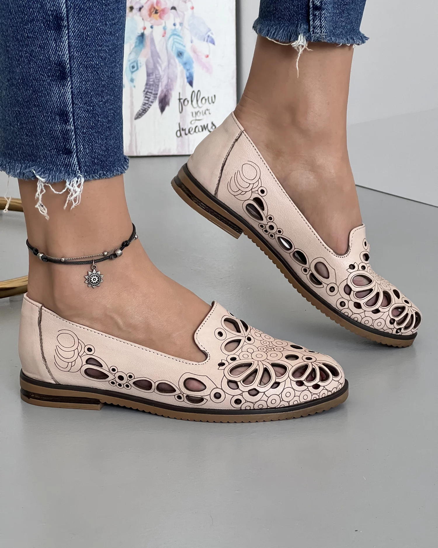 balerini-piele-naturala-cu-model-floral-perforat-roz-pudra-ak2025-24789-2.webp