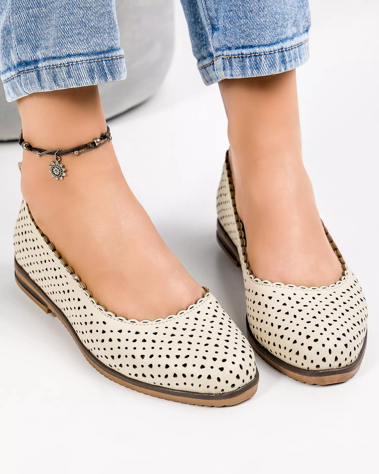 balerini-piele-naturala-perforati-bej-ak2036-46707-2.webp