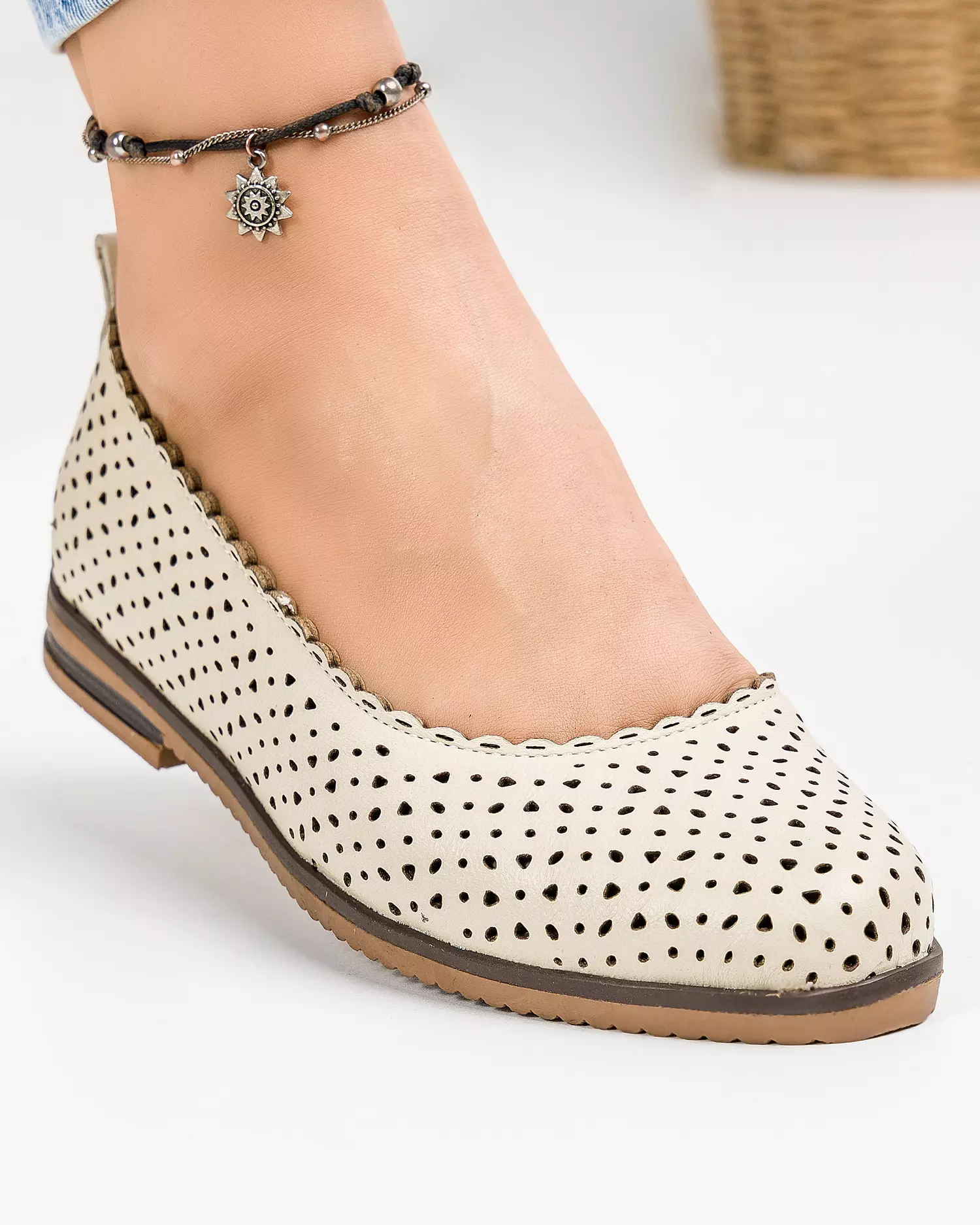 balerini-piele-naturala-perforati-bej-ak2036-46710-2.webp