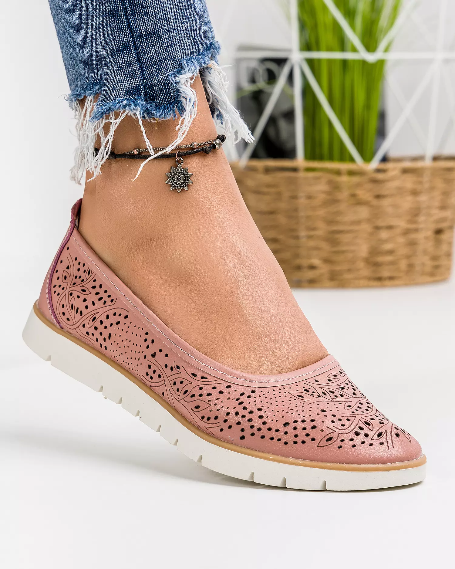 balerini-roz-perforati-piele-naturala-rs-42-43566-2.webp