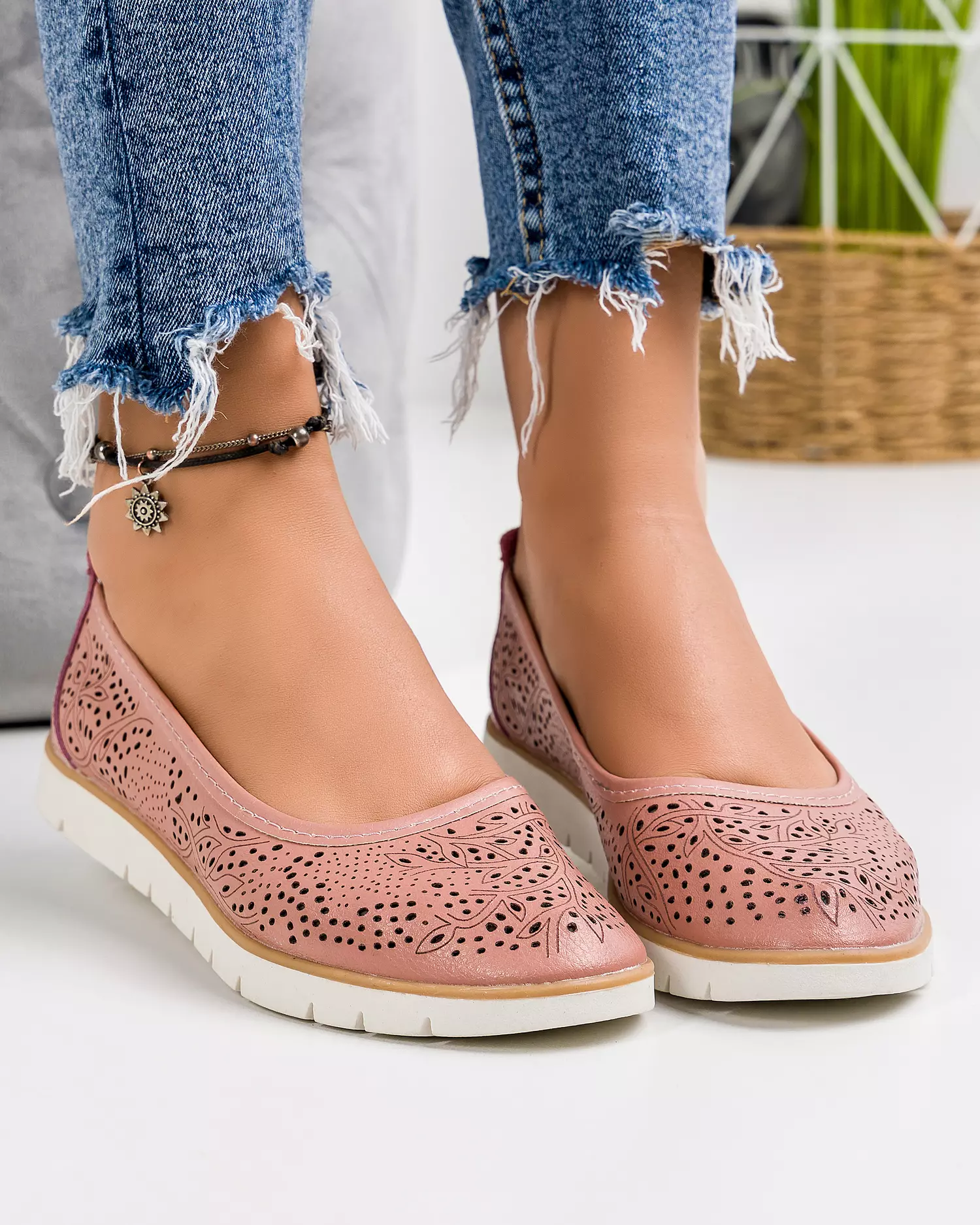 balerini-roz-perforati-piele-naturala-rs-42-43569-2.webp