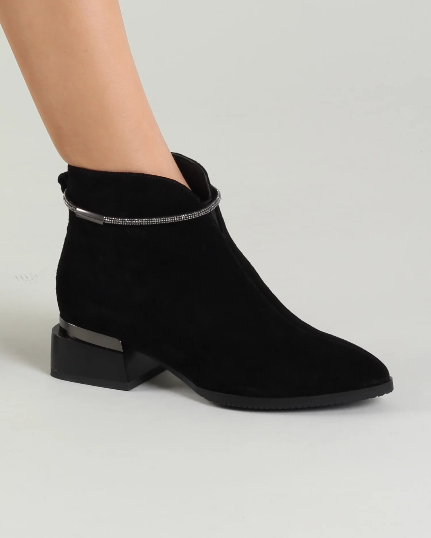 botine-negre-piele-intoarsa-captusite-vn2293-12798-2.webp