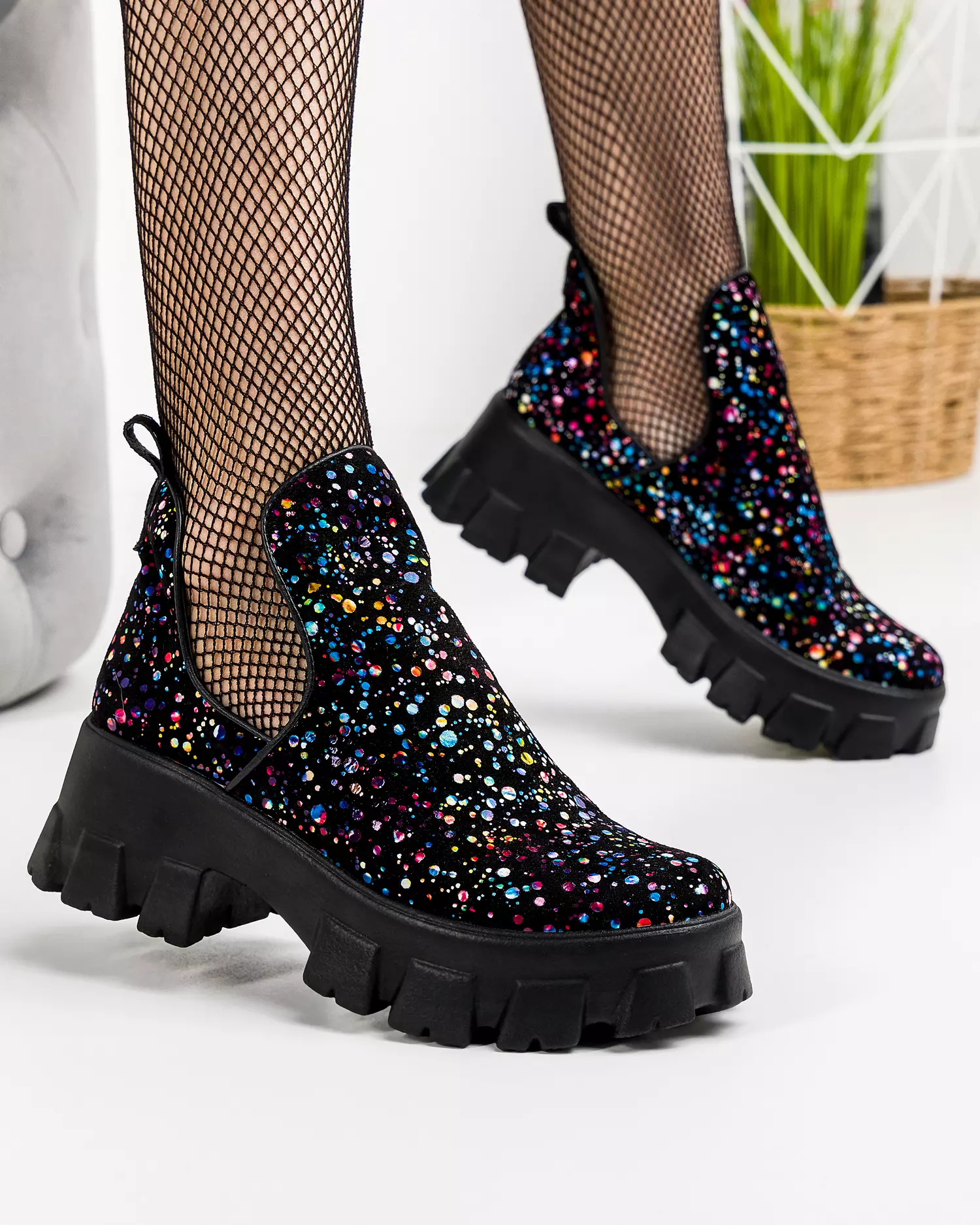 ghete-de-vara-dama-piele-naturala-intoarsa-negre-cu-model-galaxy-pol158-46254-2.webp