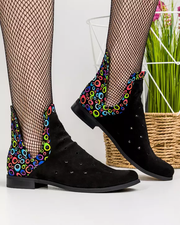 Ghete de vara piele naturala intoarsa negre cu perforatii si model color POL177