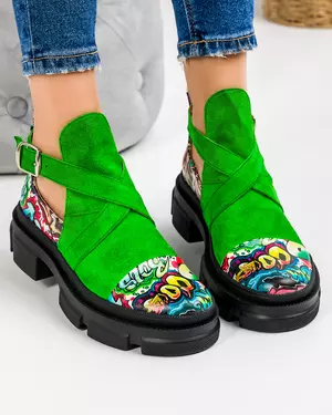 Ghete de vara piele naturala intoarsa verde cu imprimeu grafitti si catarama POL154