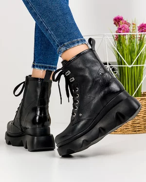 Ghete Inalte Imblanite Piele Naturala Negre PCI027