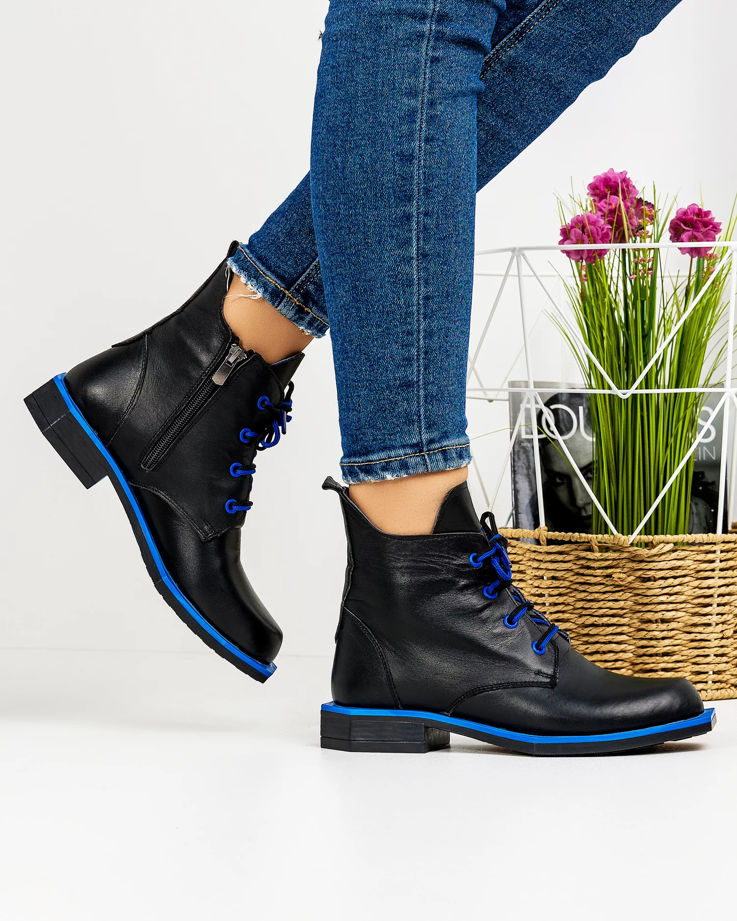 ghete-negre-cu-albastru-din-piele-naturala-imblanite-ak2042-36144-2.webp
