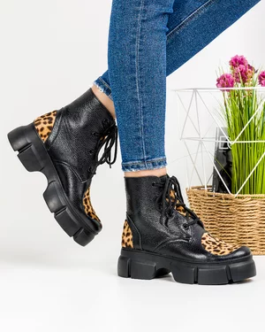 Ghete Scurte Captusite Piele Naturala Negre POL103