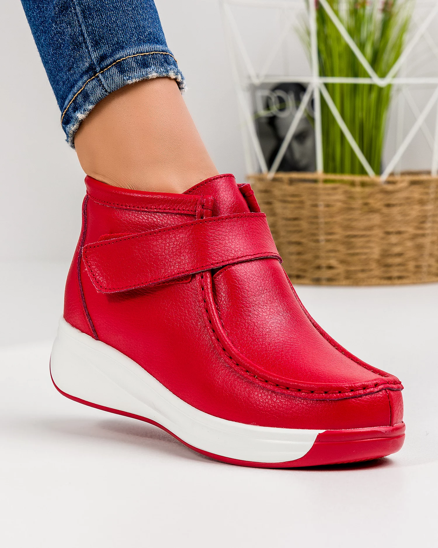 ghete-scurte-imblanite-dama-piele-naturala-rosii-t-53-t-53-red-leather-35256-2.webp