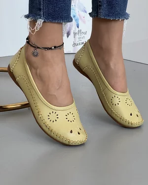 Mocasini Cu Perforatii Florale Piele Naturala Mustar XH01