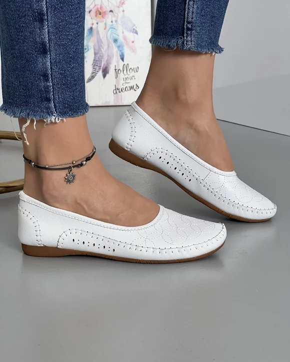 Mocasini Piele Naturala Albi Cu Cusatura Decorativa VK1024-9A
