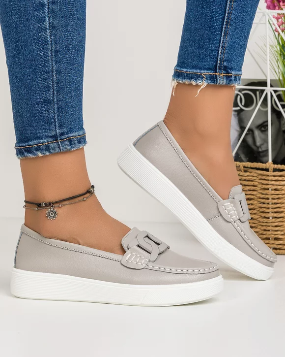 Mocasini Piele Naturala Gri Deschis Cu Accesoriu AW401