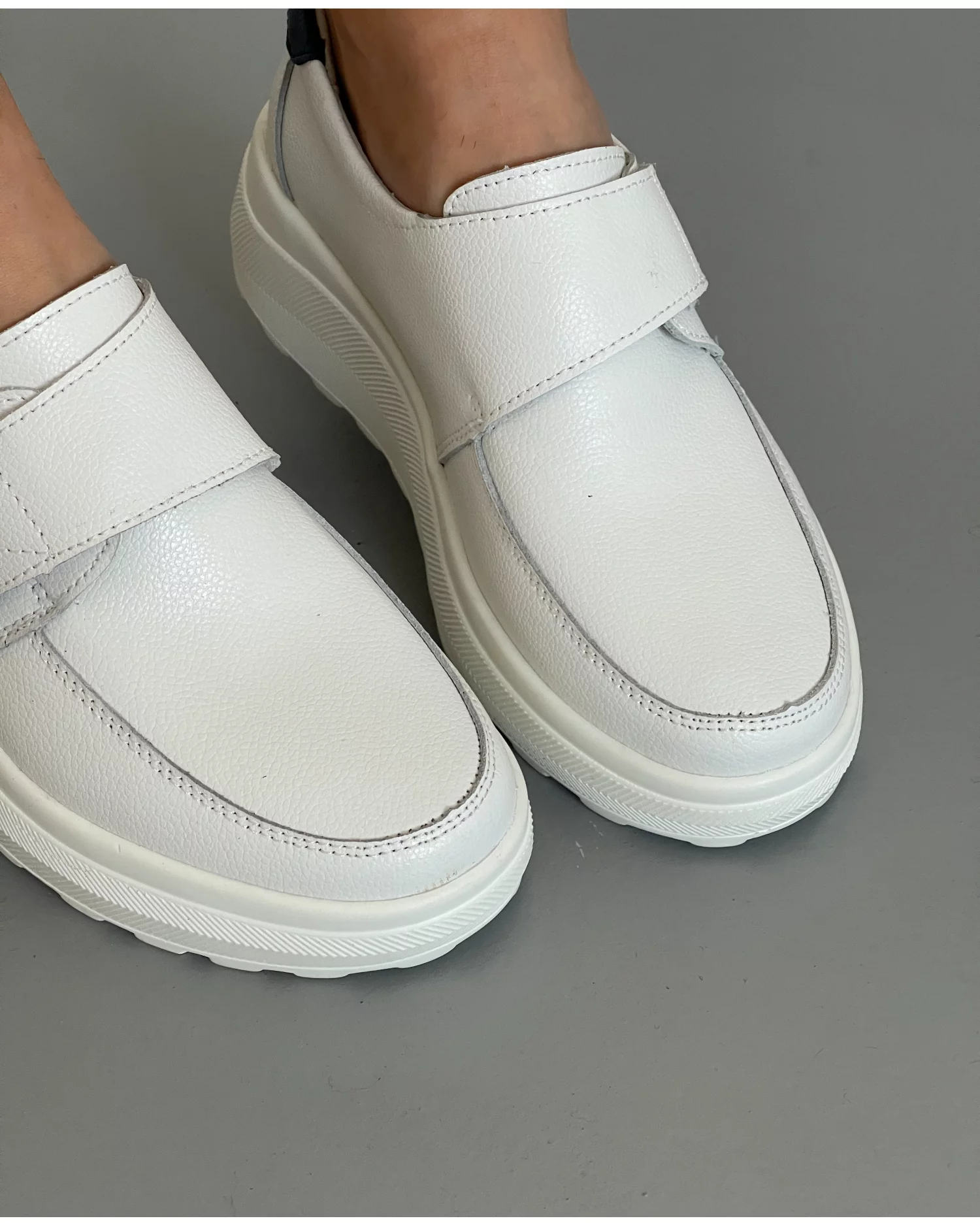 pantofi-albi-casual-piele-naturala-xh-2520-9450-2.webp