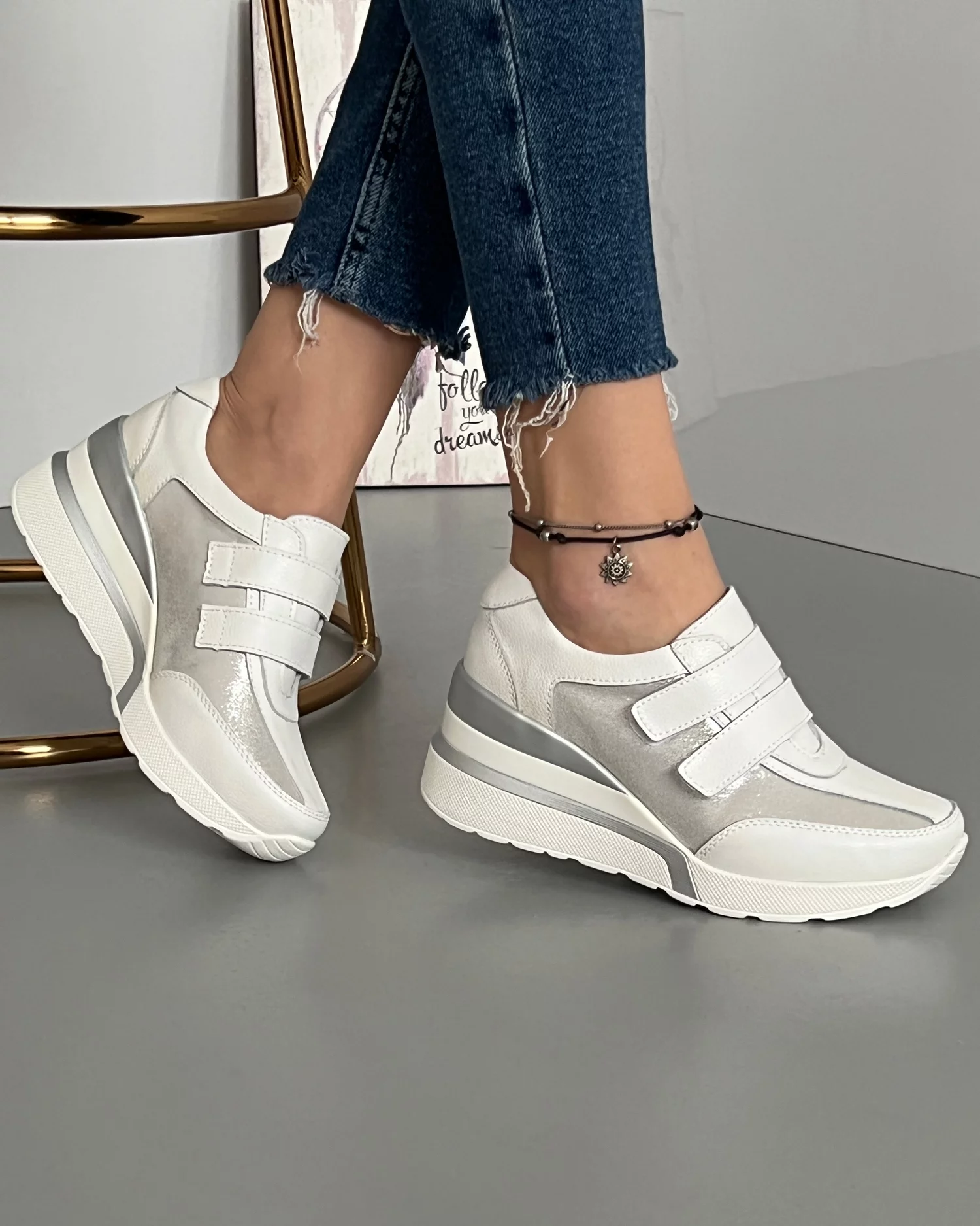 pantofi-albi-cu-argintiu-piele-naturala-cu-piele-intoarsa-inchidere-cu-barete-xh-2527-16365-2.webp
