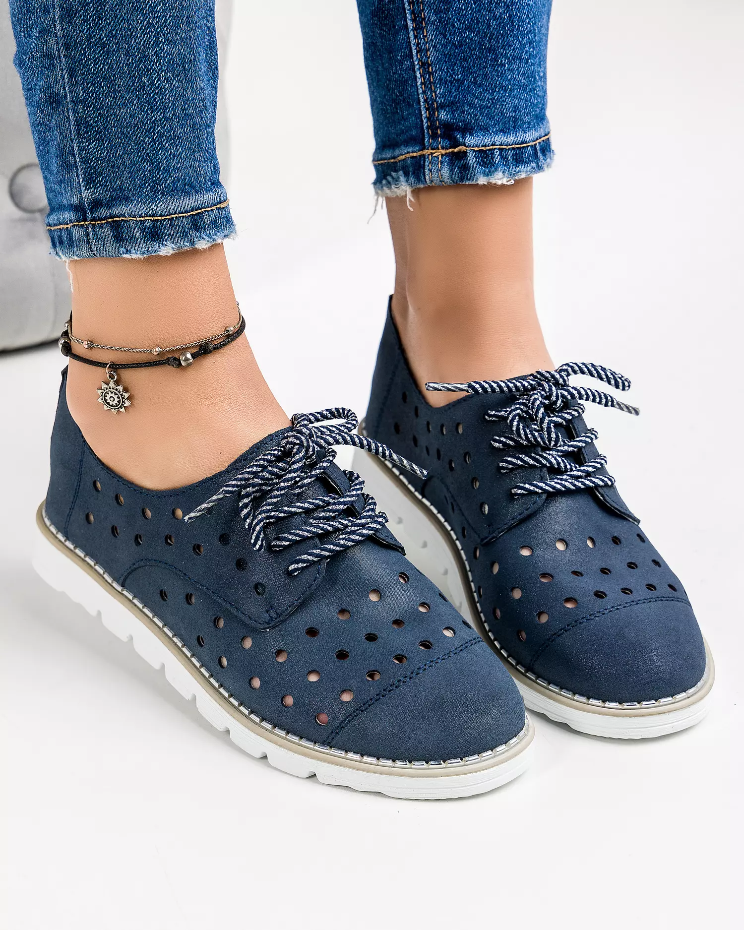 pantofi-casual-bleumarin-cu-sclipici-piele-intoarsa-perforati-xd-3073-44553-2.webp