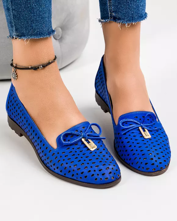 Pantofi casual dama piele naturala albastru inchis cu accesoriu metalic auriu si perforatii AK721