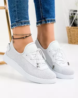 Pantofi casual dama piele naturala albi cu talpa flexibila si perforatii AKD23039