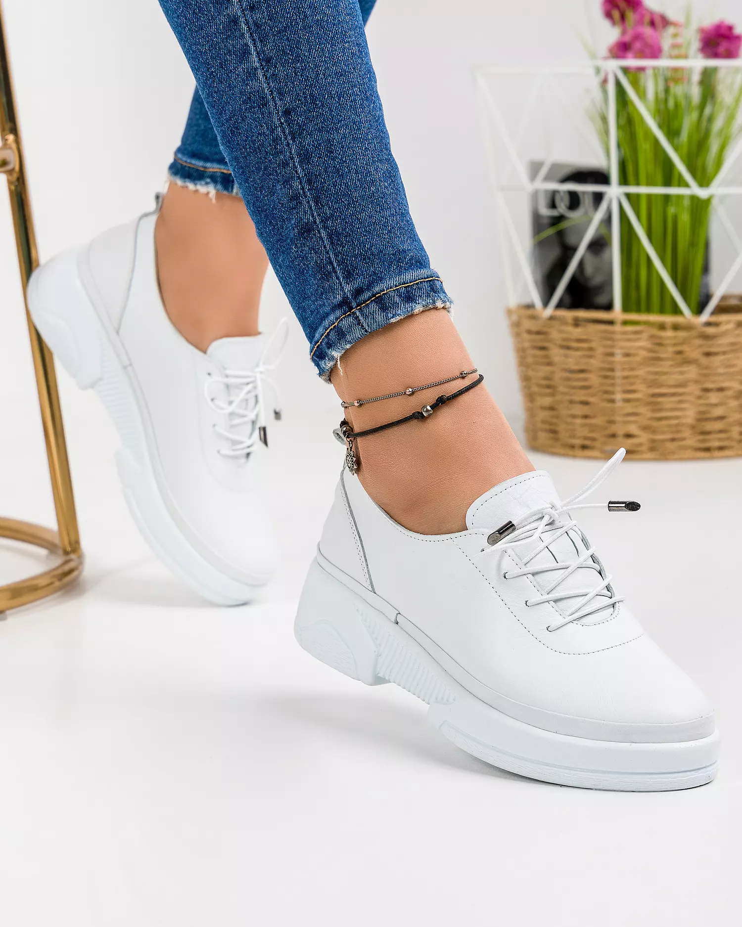 pantofi-casual-dama-piele-naturala-albi-cu-talpa-groasa-si-varf-rotund-akd23099-45378-2.webp