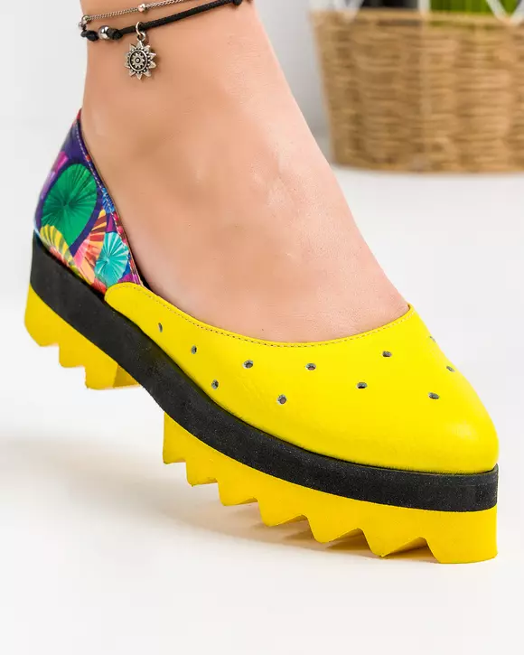 Pantofi casual dama piele naturala galbeni cu imprimeu color si perforatii POL156
