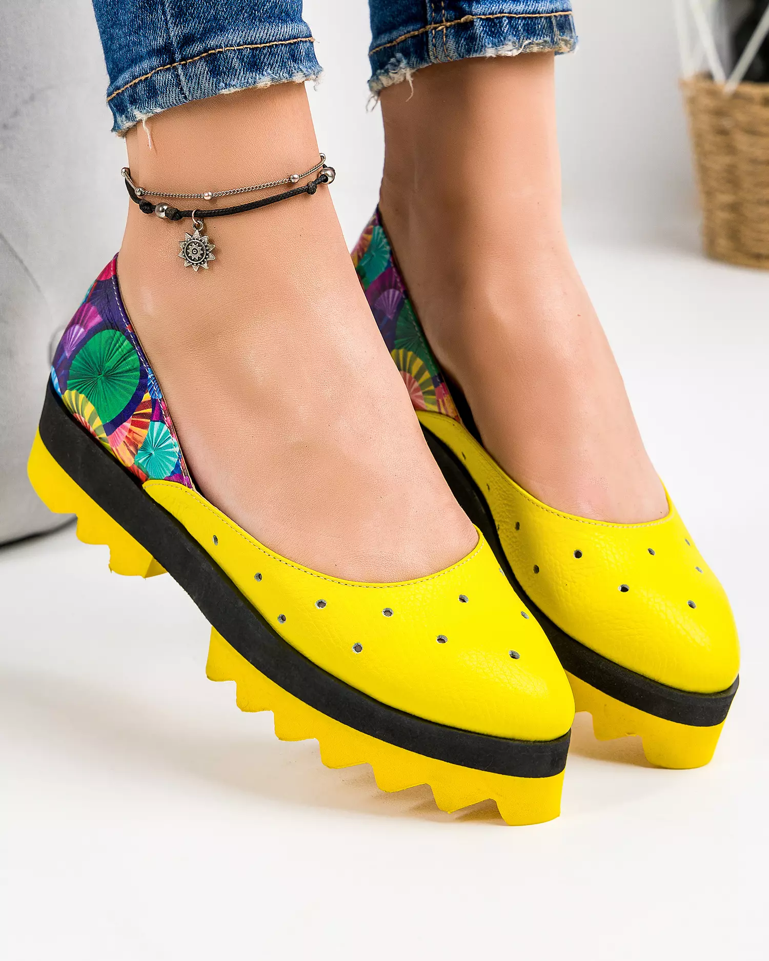 pantofi-casual-dama-piele-naturala-galbeni-cu-imprimeu-color-si-perforatii-pol156-45684-2.webp