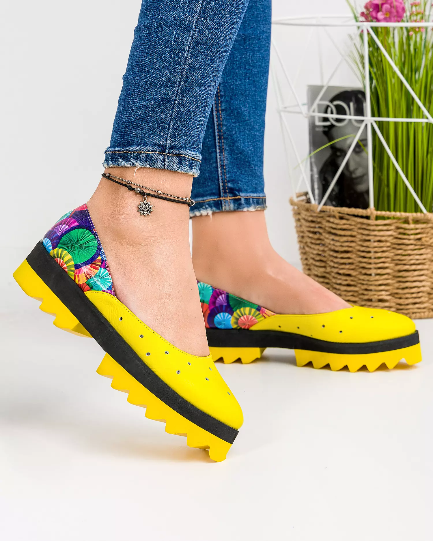 pantofi-casual-dama-piele-naturala-galbeni-cu-imprimeu-color-si-perforatii-pol156-45687-2.webp