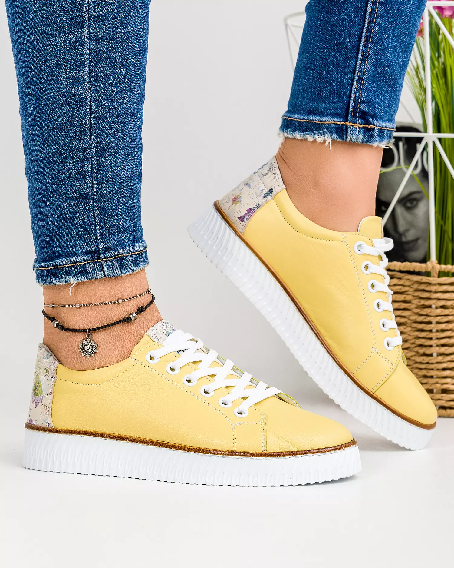 pantofi-casual-dama-piele-naturala-galbeni-cu-talpa-flexibila-si-inchidere-cu-siret-akd23145-45159-2.webp
