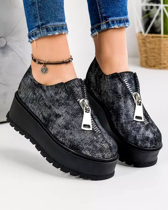 Pantofi casual dama piele naturala intoarsa negri cu imprimeu argintiu si fermoar frontal IN455P