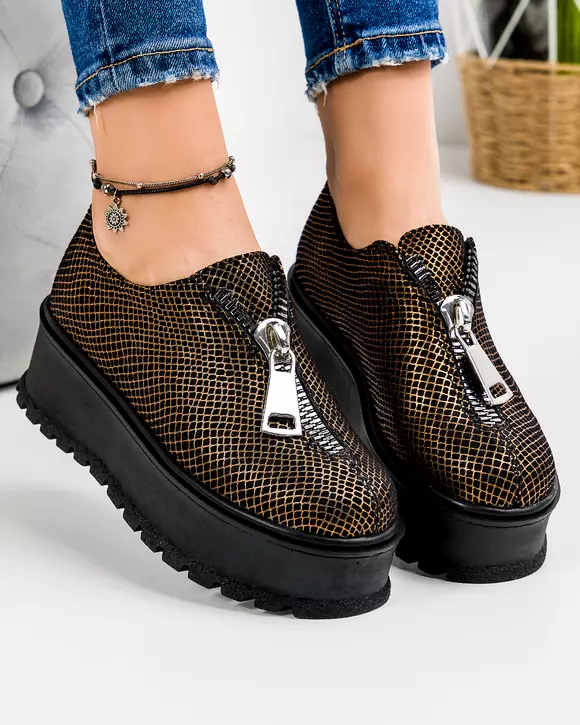 Pantofi casual dama piele naturala intoarsa negri cu imprimeu liniar auriu si inchidere fermoar IN455R