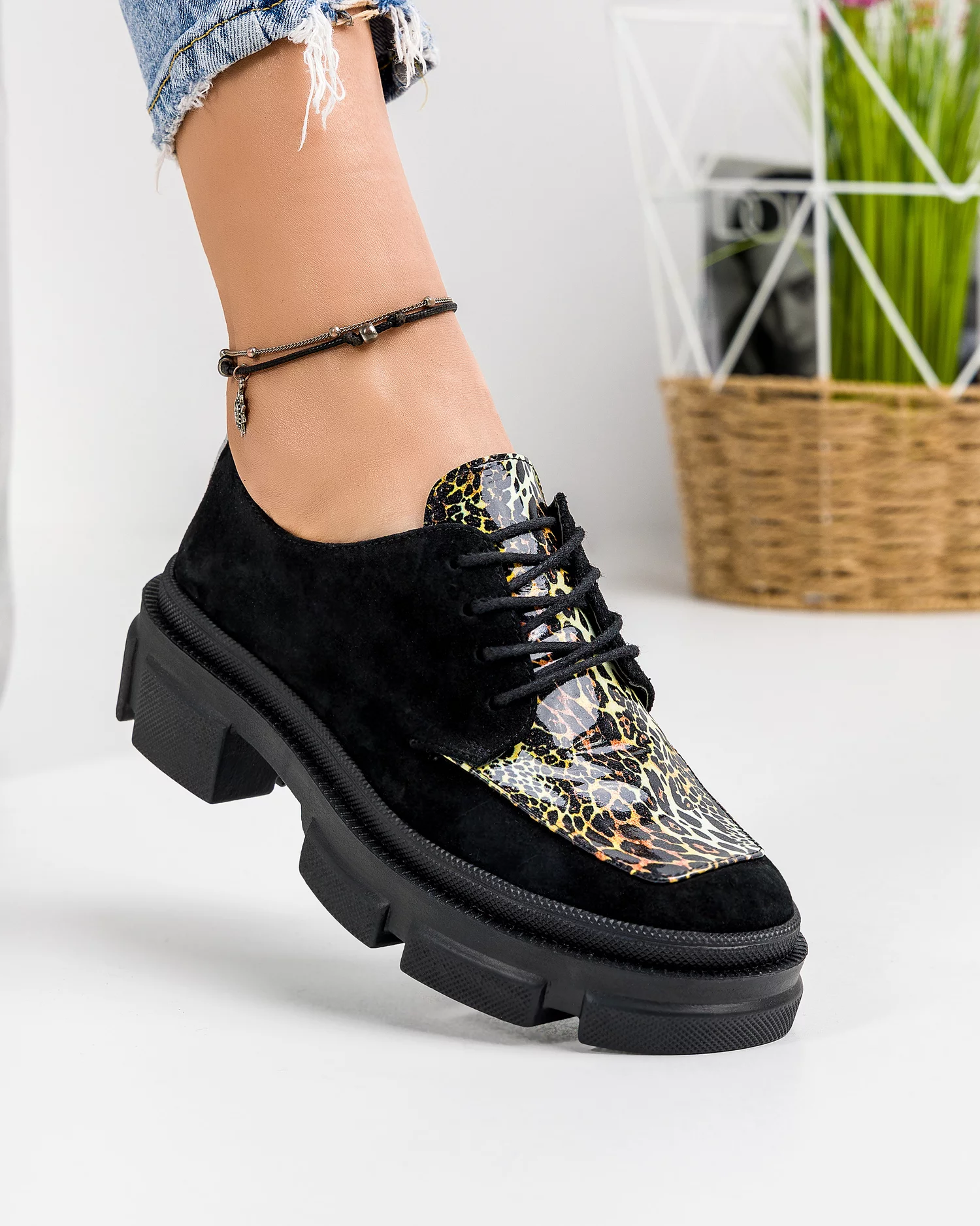 pantofi-casual-dama-piele-naturala-intoarsa-negru-cu-animal-print-pol129-42141-2.webp