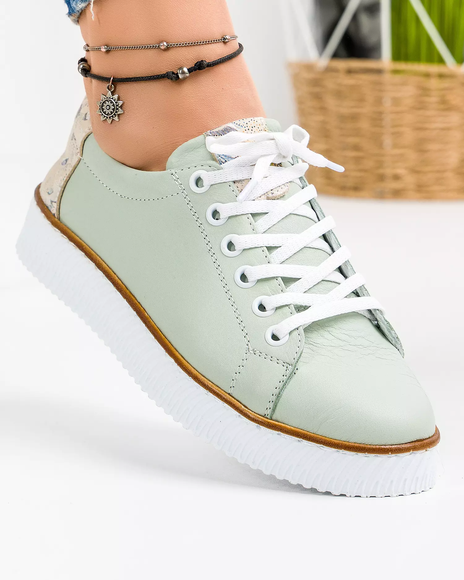 pantofi-casual-dama-piele-naturala-verde-deschis-cu-model-floral-si-inchidere-cu-siret-akd23145-45189-2.webp