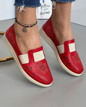 Pantofi Casual De Dama Cu Elastic Perforatii Si Motive Florale Piele Naturala Rosii AKA02