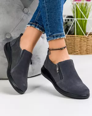 Pantofi casual de dama din piele naturala intoarsa gri cu fermoar lateral si talpa flexibila T-3100