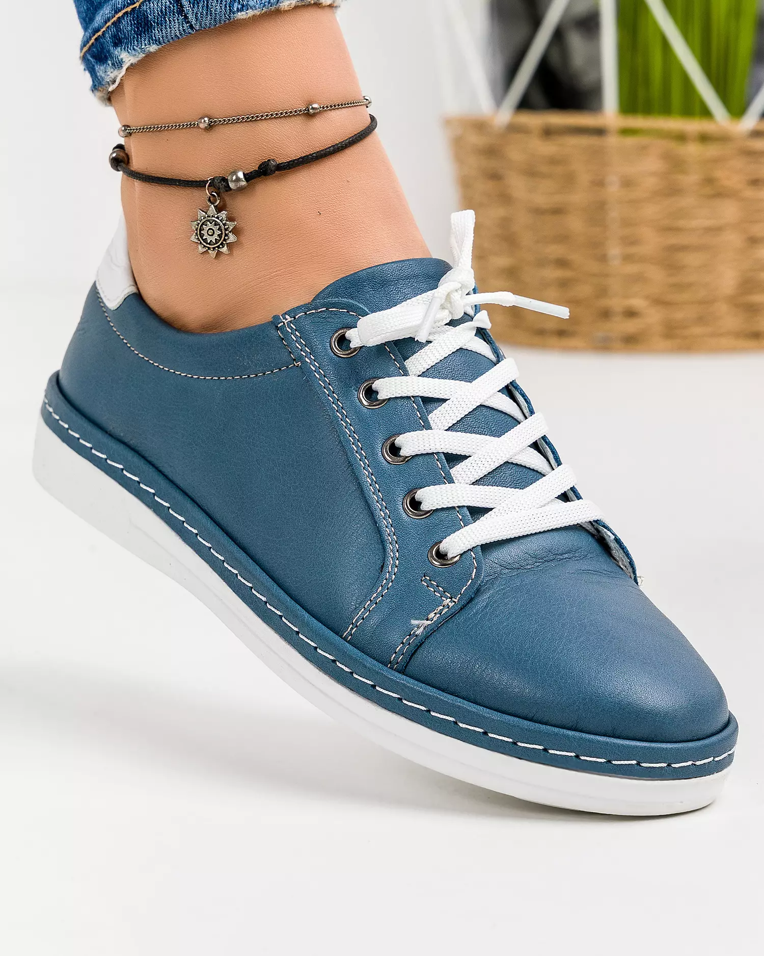 pantofi-casual-din-piele-naturala-albastri-cu-inchidere-siret-si-talpa-joasa-flexibila-akd002-45336-2.webp
