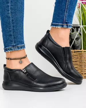 Pantofi casual din piele naturala negri cu talpa flexibila si inchidere cu fermoar T-3100