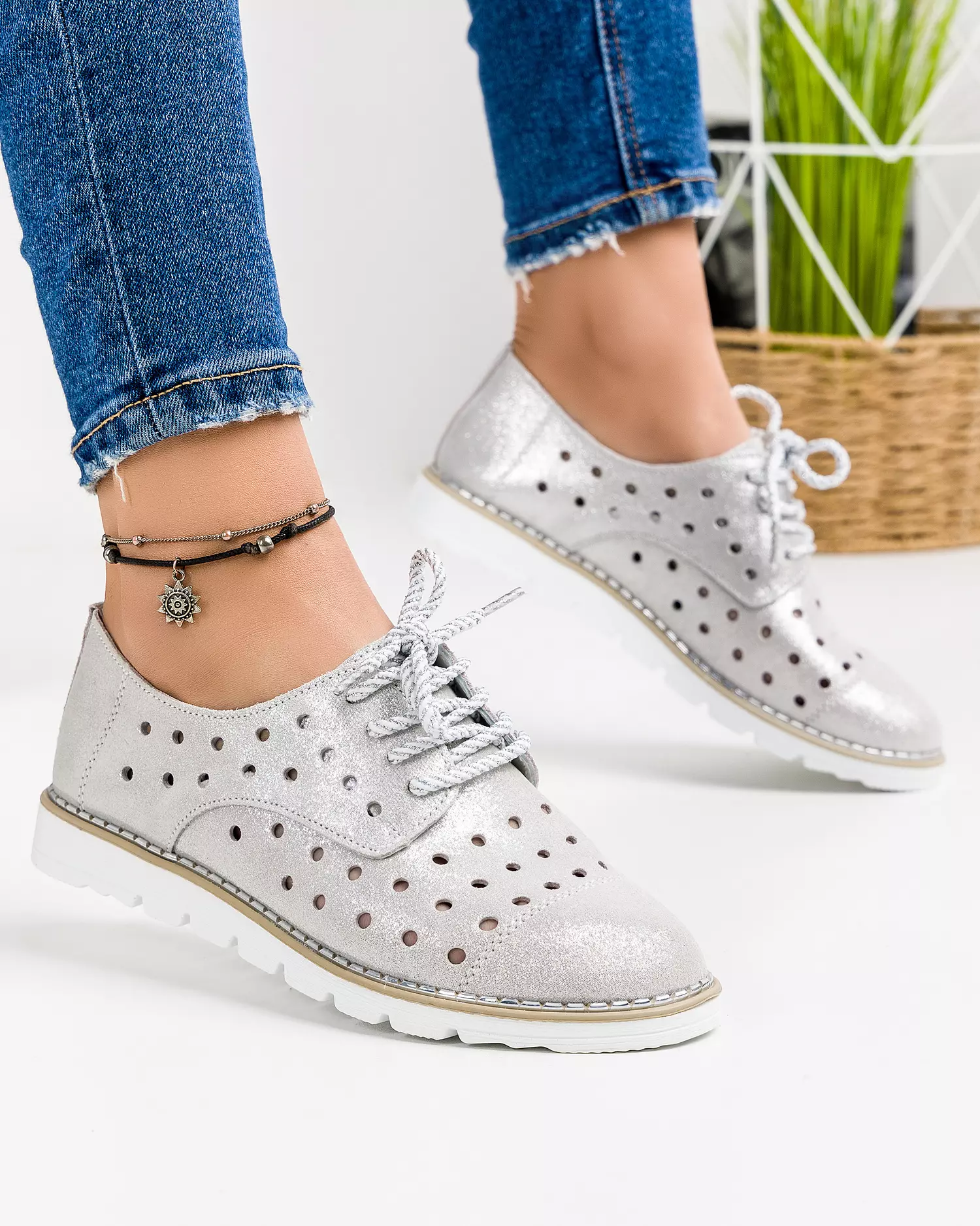 pantofi-casual-piele-intoarsa-cu-sclipici-argintii-perforati-xd-3073-44571-2.webp