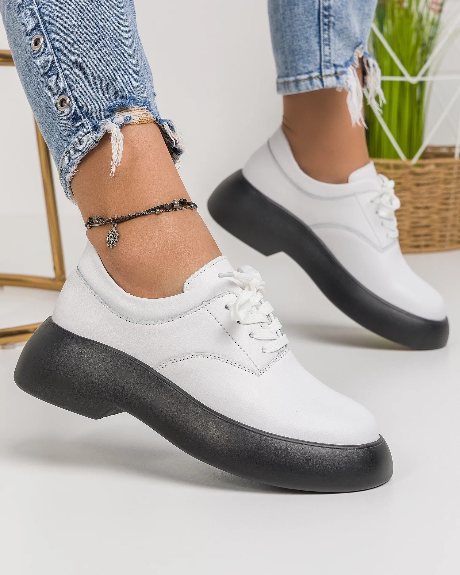 pantofi-casual-piele-naturala-albi-aw412-30825-2.webp