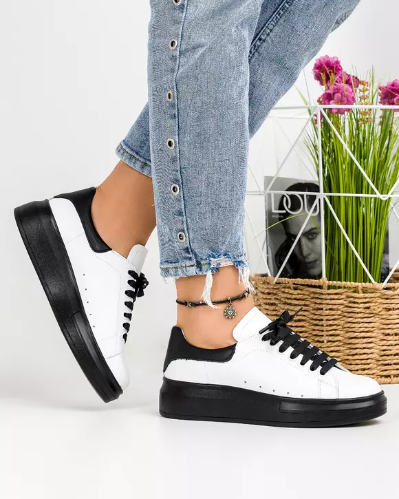 Pantofi casual piele naturala albi cu talpa neagra si inchidere cu siret RAVENA158