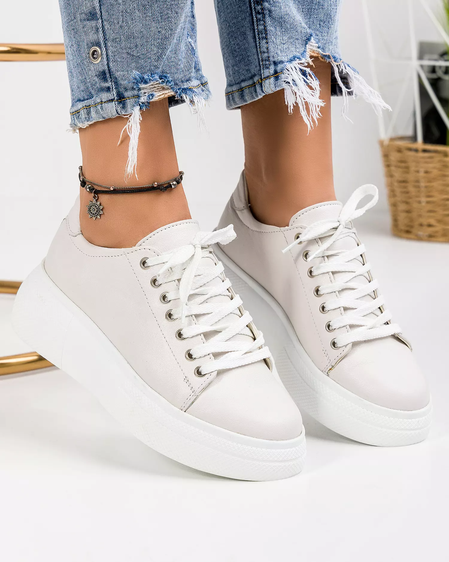 pantofi-casual-piele-naturala-bej-cu-talpa-groasa-si-inchidere-siret-ba002-47130-2.webp