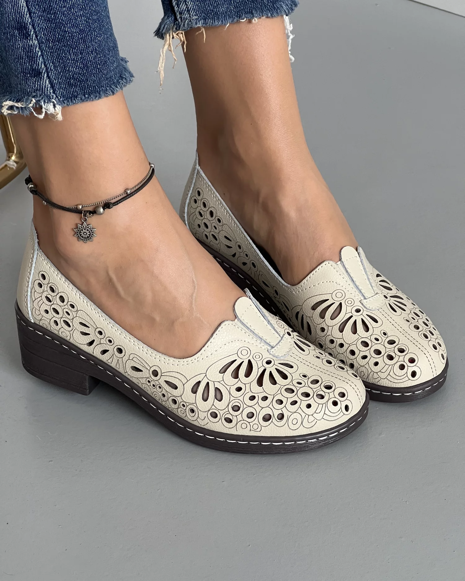 pantofi-casual-piele-naturala-dama-perforati-bej-jy83602-28077-2.webp