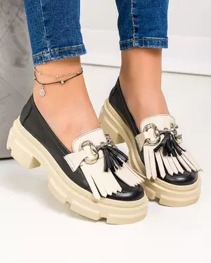 Pantofi casual piele naturala negri cu franjuri albi cu accesoriu metalic POL206