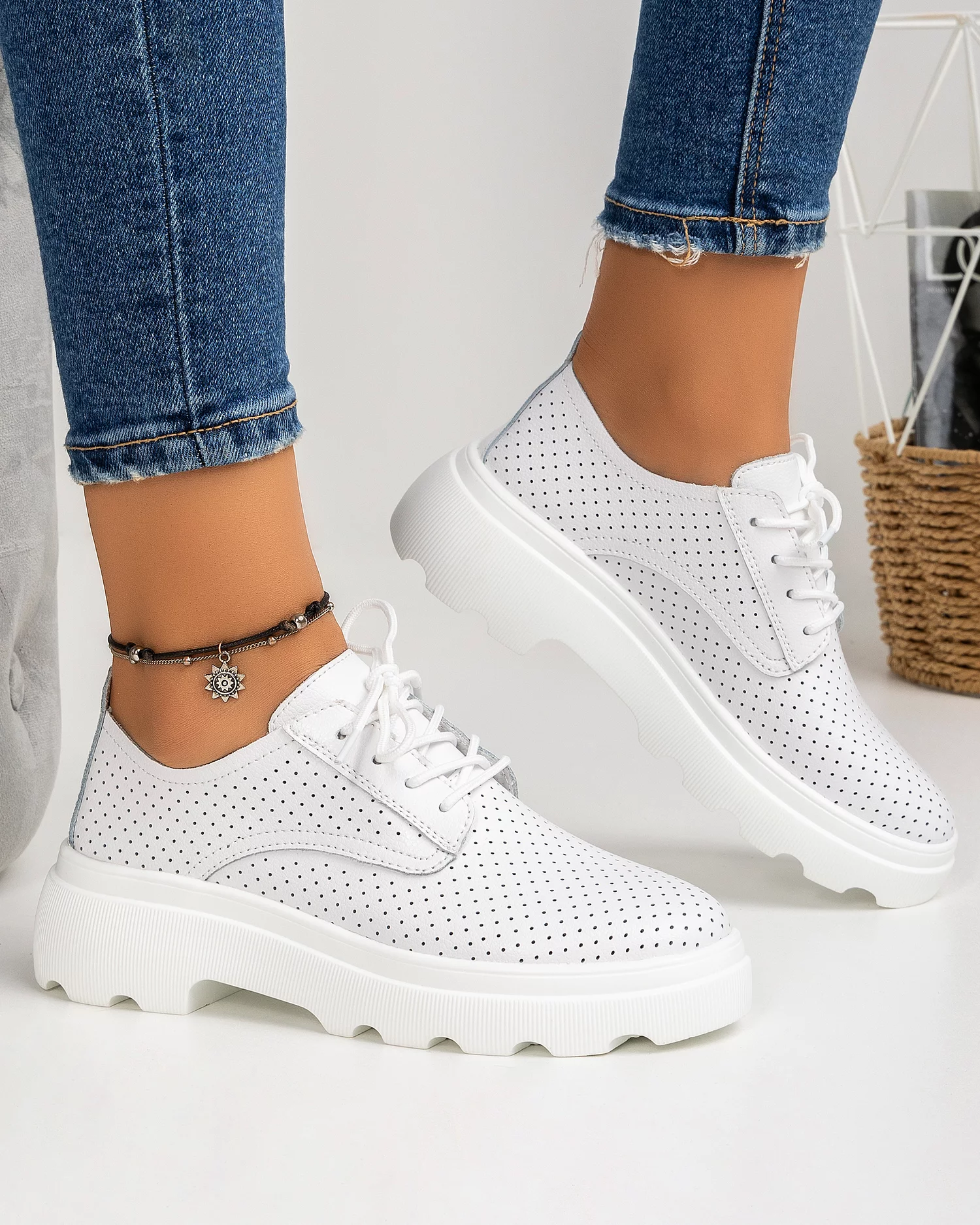 pantofi-casual-piele-naturala-perforati-albi-aw382-29598-2.webp
