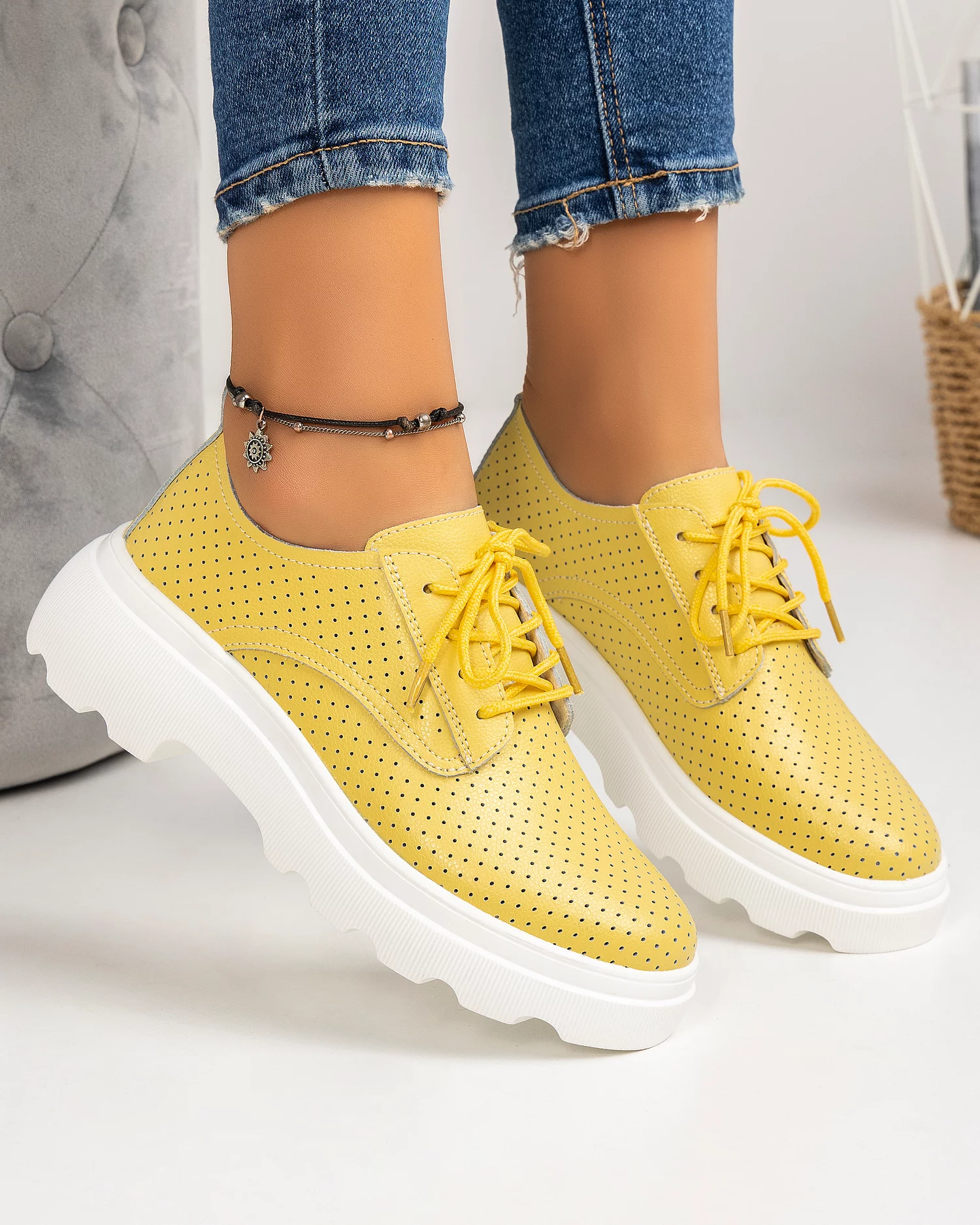 pantofi-casual-piele-naturala-perforati-galbeni-aw382-29577-2.webp