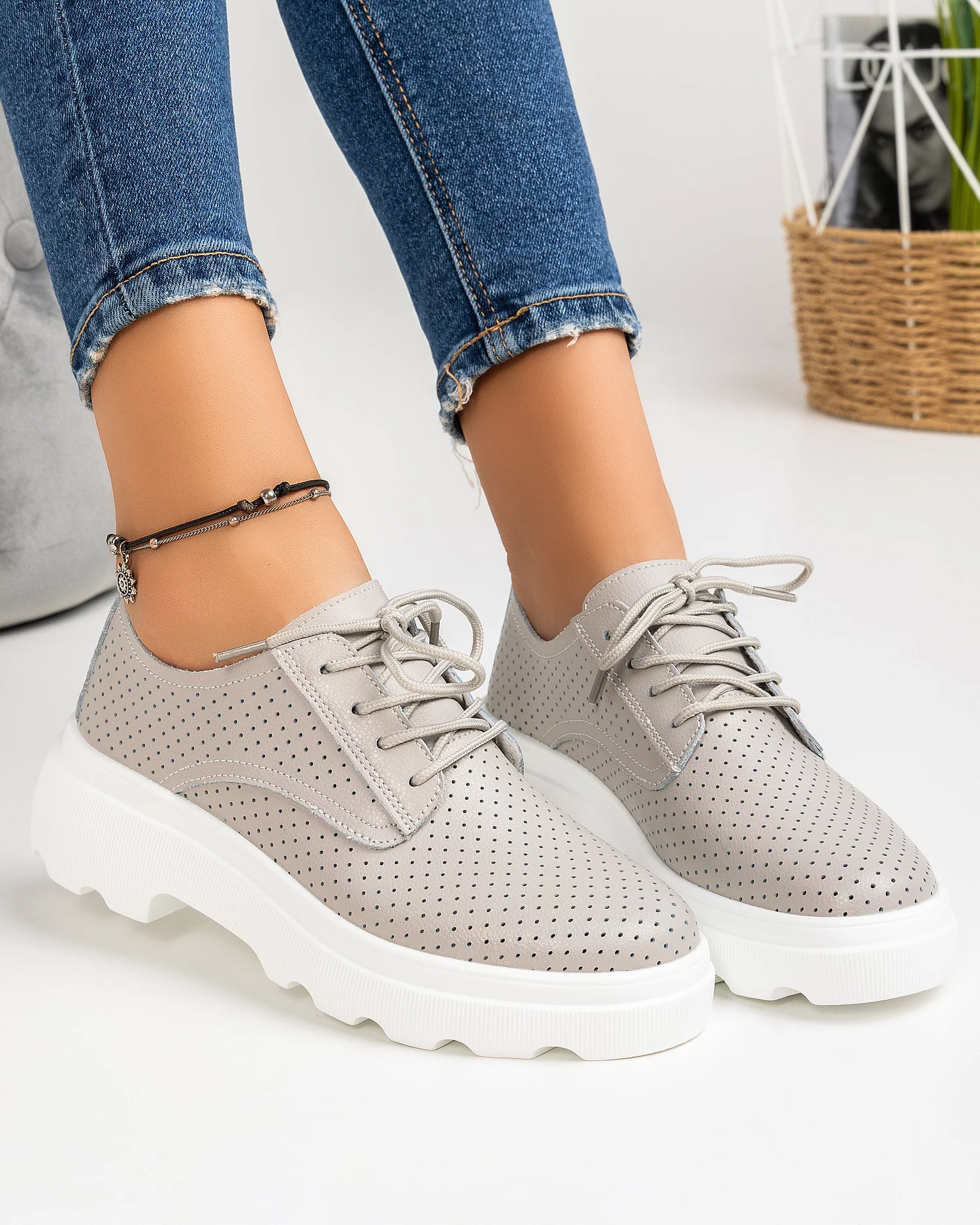 pantofi-casual-piele-naturala-perforati-gri-aw382-29547-2.webp