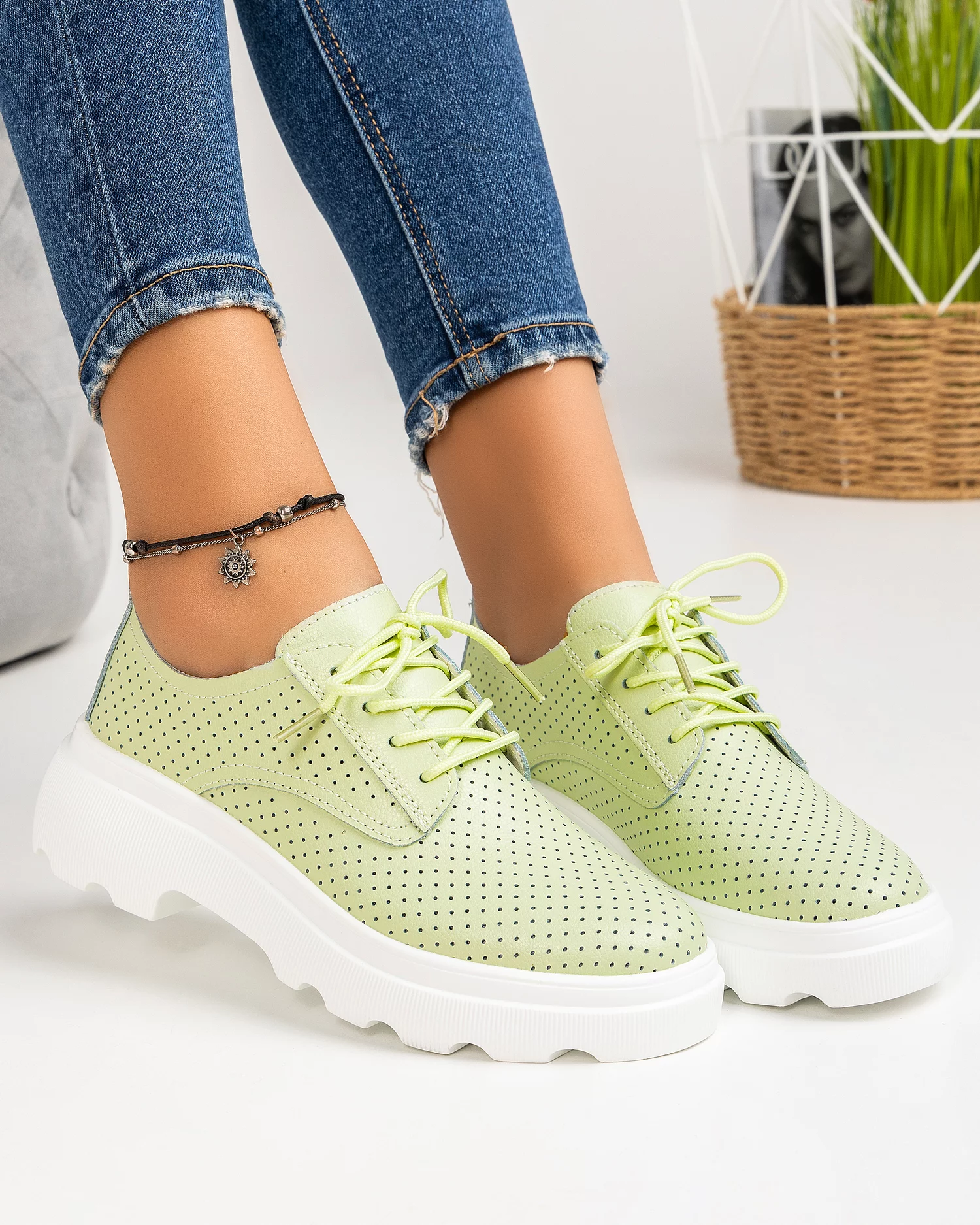 pantofi-casual-piele-naturala-perforati-verzi-aw382-29535-2.webp