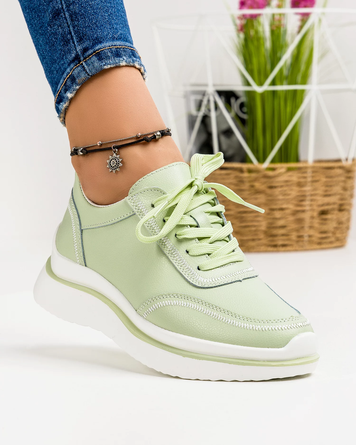 pantofi-casual-piele-naturala-verde-deschis-cusatura-decorativa-alba-aw353-33534-2.webp