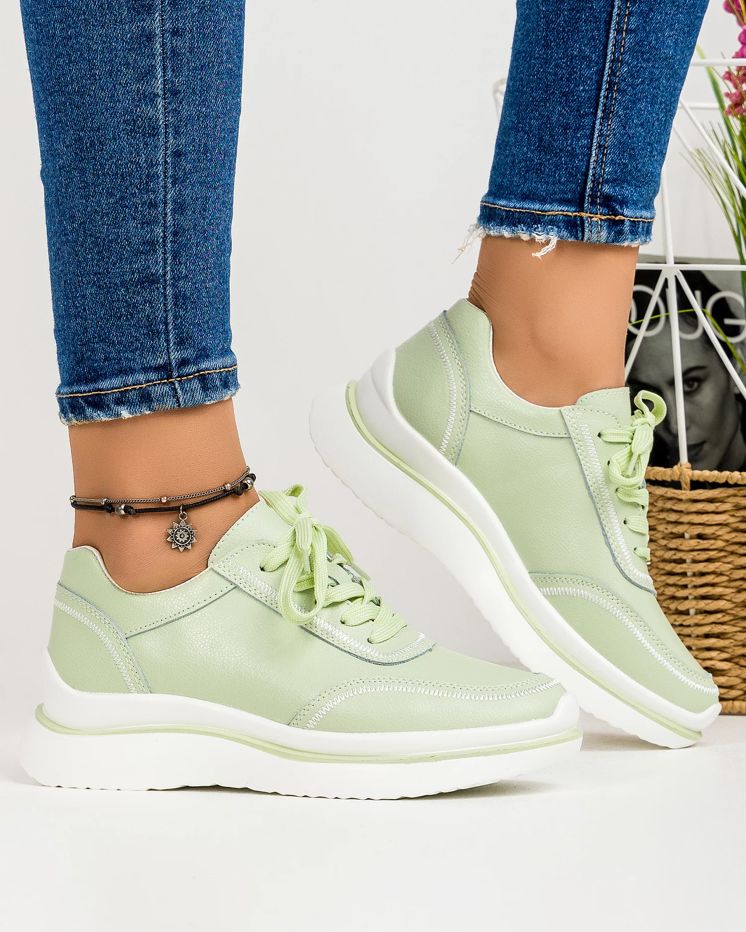 pantofi-casual-piele-naturala-verde-deschis-cusatura-decorativa-alba-aw353-33537-2.webp