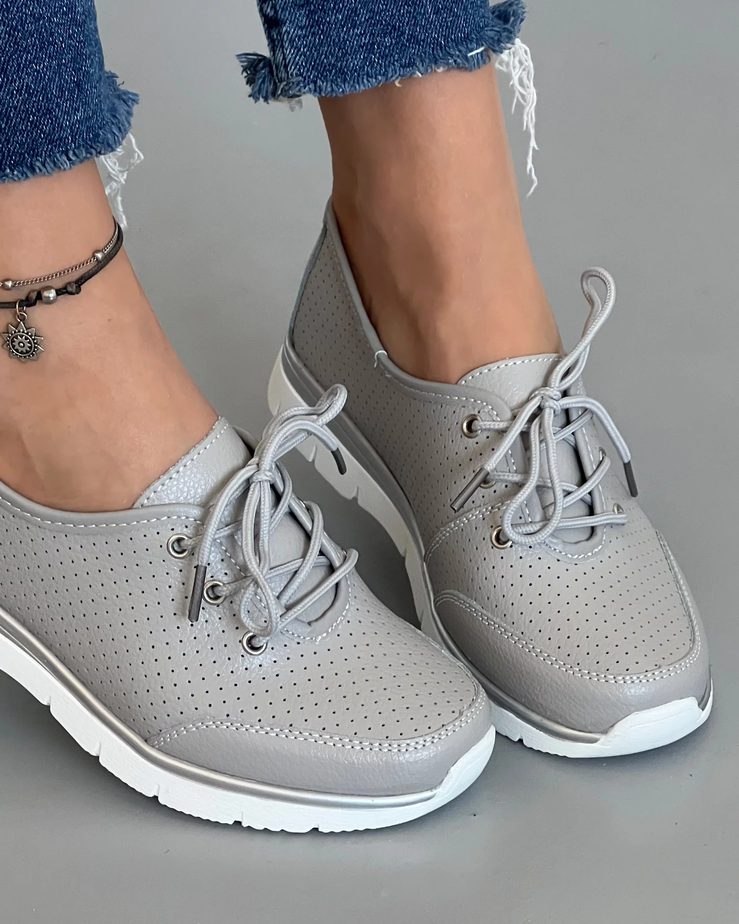pantofi-cu-siret-casual-piele-naturala-gri-perforati-xh-3401-20412-2.webp