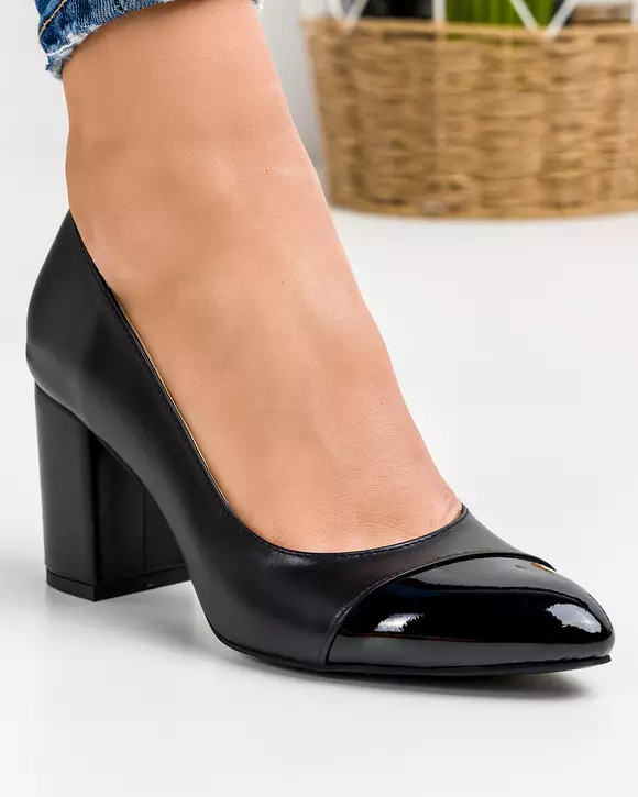 Pantofi eleganti dama din piele naturala si piele lucioasa negri cu toc si varf ascutit WIZ20